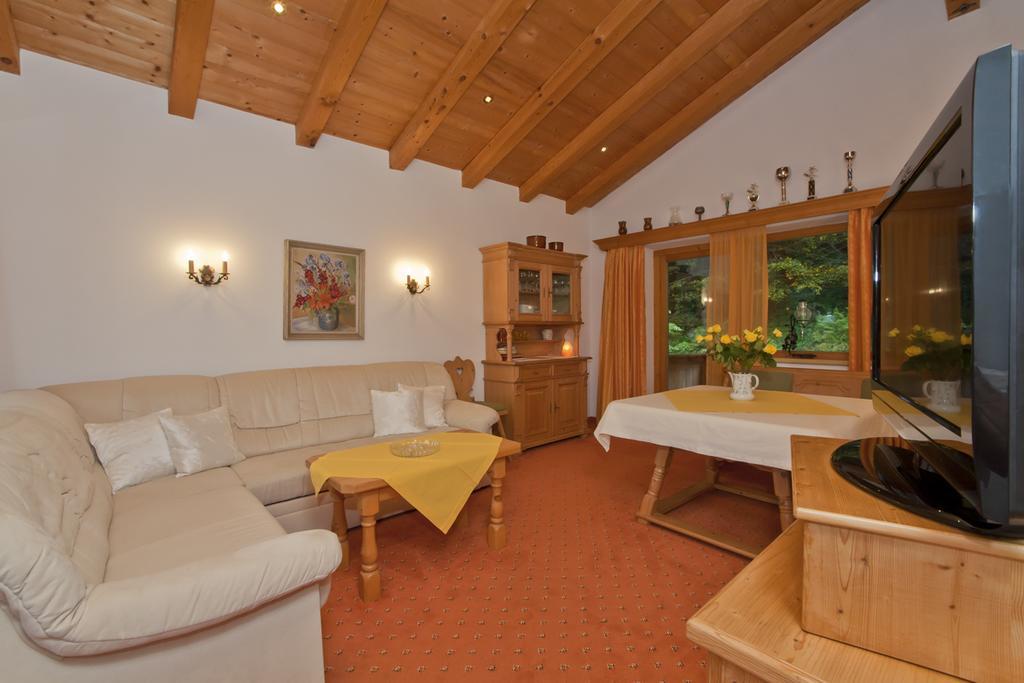 Haus Waldrand Leilighet Oberndorf in Tirol Eksteriør bilde